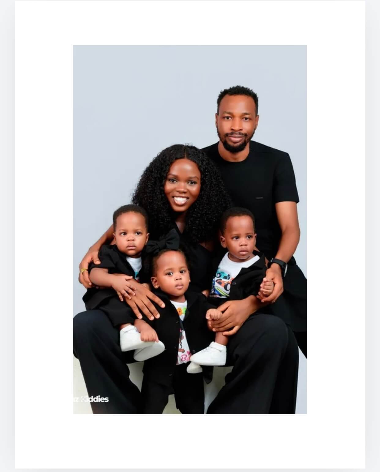 family-wearing-black-outfit