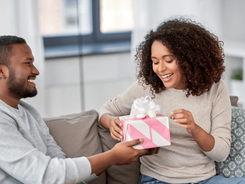 birthday-gift-for-husband-and-wife