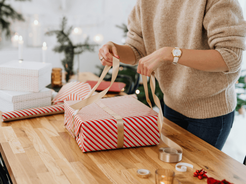 wrapping-birthday-gifts